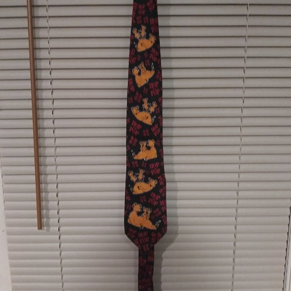 Dr.Seuss,Hop On Pop 100% Silk Tie.57"Long, 1994